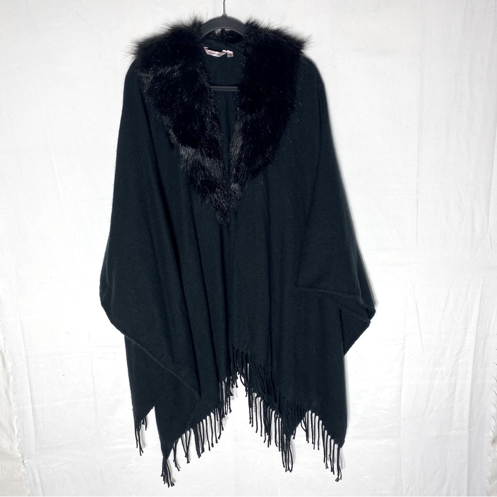 La Vie En Rose Black Poncho W Fringe And Faux Fur Trim OS